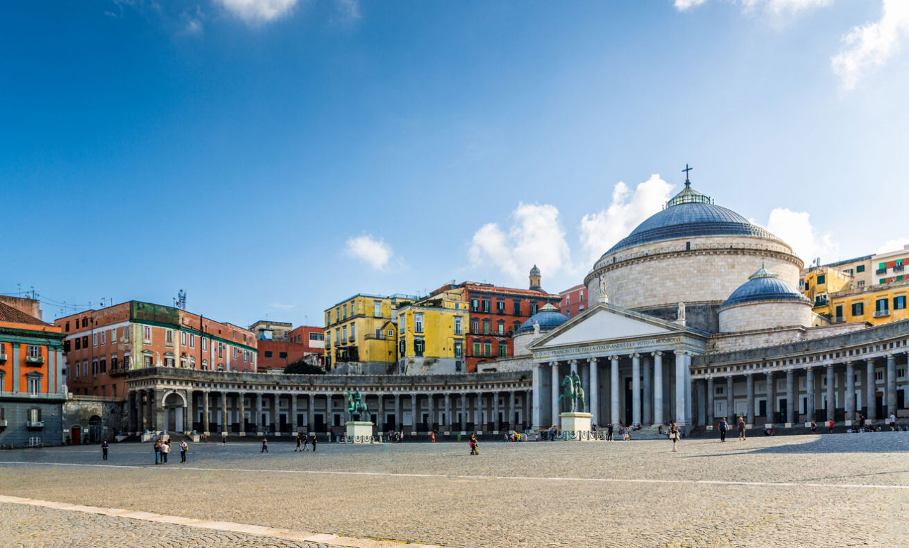 Concorso Comune di Napoli 2024, 130 posti: 63 sono per istruttori e funzionari tecnici